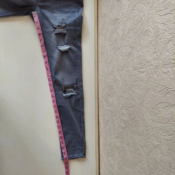 Refuge womens jeans gray distressed skinny stretch size 4 - Picture 7 of 7